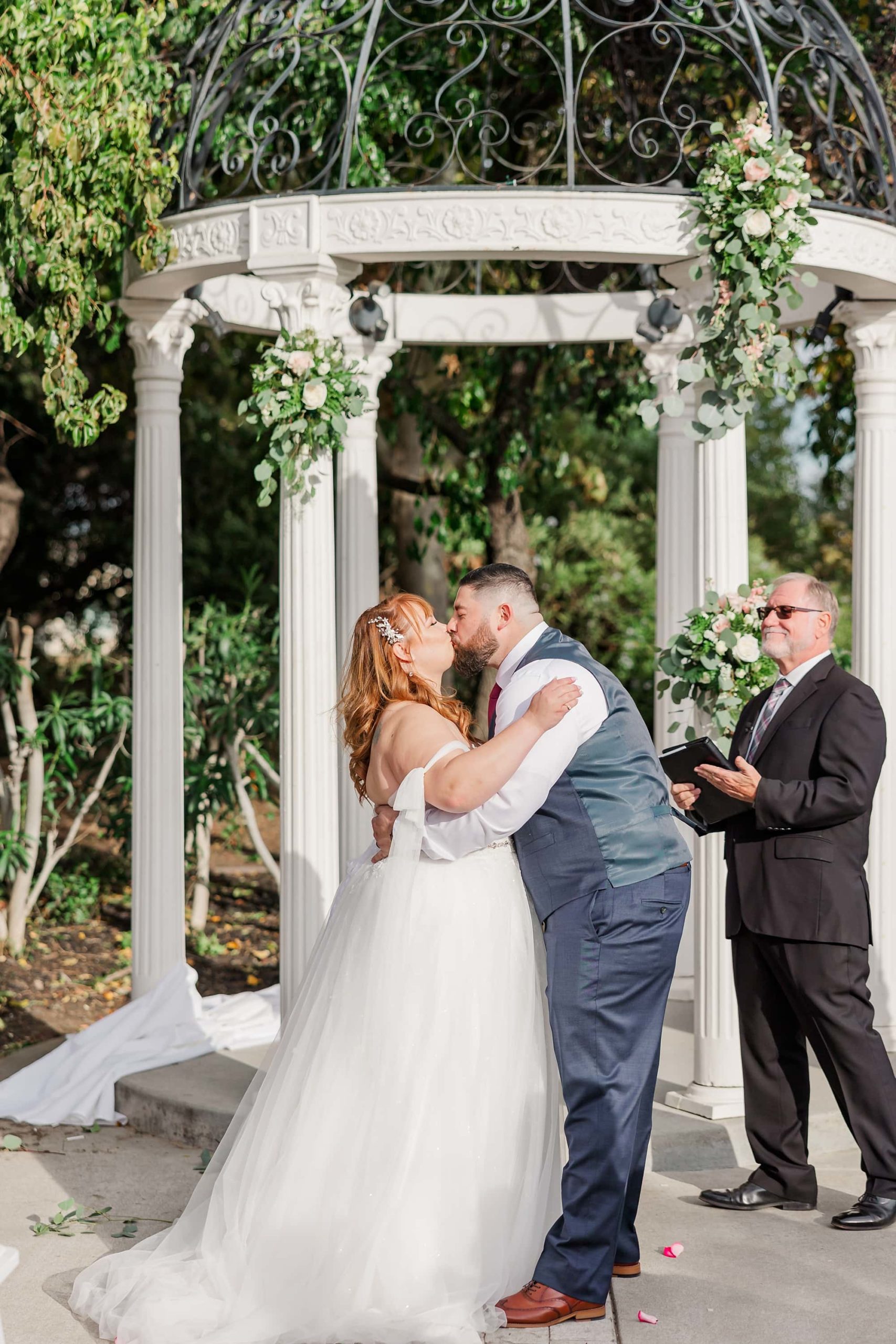first kiss at ceremony 